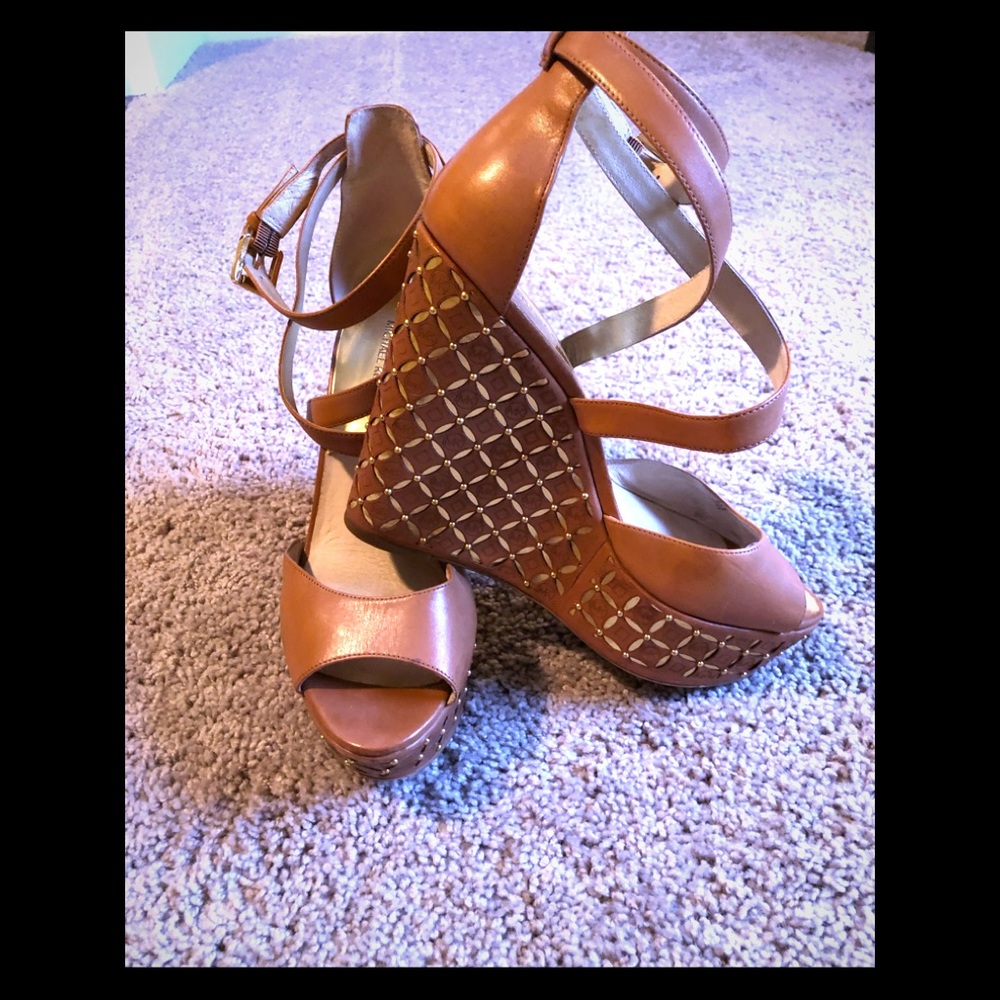 MK gold and cognac wedges